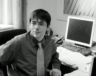 Thomas Kaiser am Schreibtisch